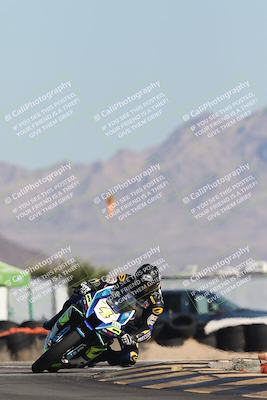 media/Oct-30-2025-Racers Edge (Thu) [[dabbdaf680]]/2-A Group/Session 2 (Turn 16)/